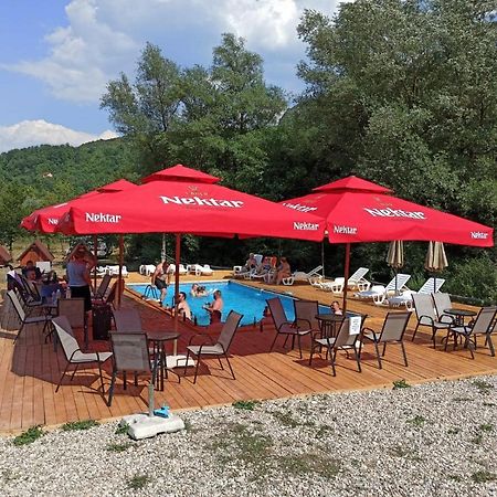 Camp Sutjeska Hotel Тиентище Екстериор снимка