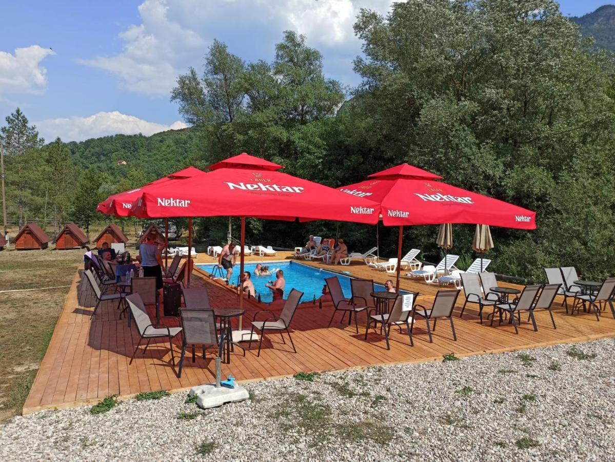 Camp Sutjeska Hotel Тиентище Екстериор снимка