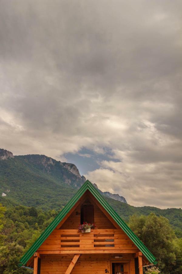 Camp Sutjeska Hotel Тиентище Екстериор снимка